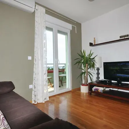 Put Borka Apartment Omis