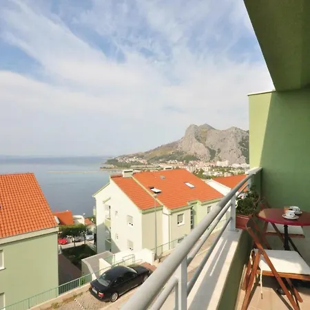 Apartment Put Borka Omis